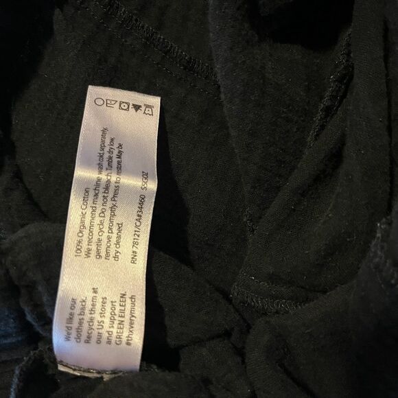 New Eileen, Fisher, black gauze, elastic waste, cropped ankle Capri pants - Picture 5 of 6